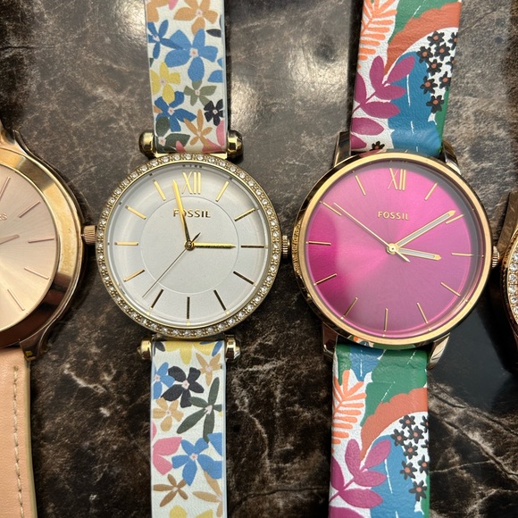 14 DESIGNER WATCHES BUNDLE! - Picture 7 of 8